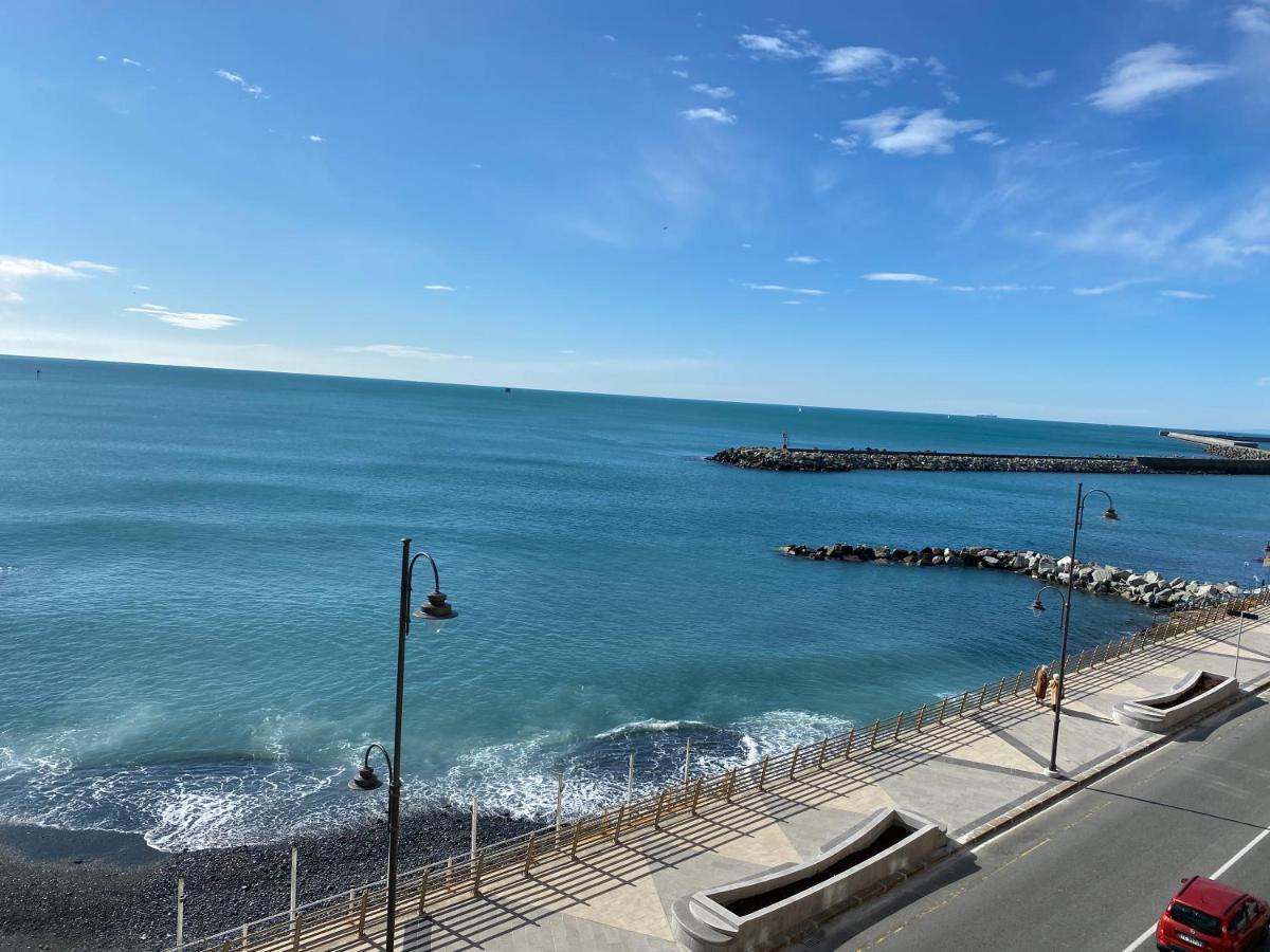 La Casa Dei Sogni Di Dory Apartment Genoa Luaran gambar